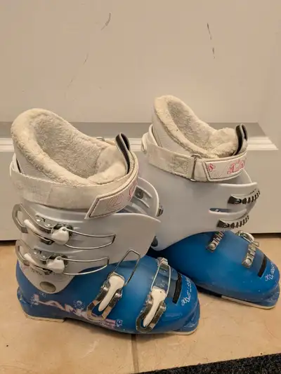 Ski Boots 22.5, View more