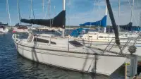 Get yourself on the water - fun Aloha 30' sailboat with extras