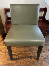 Comfortable Green Chair 