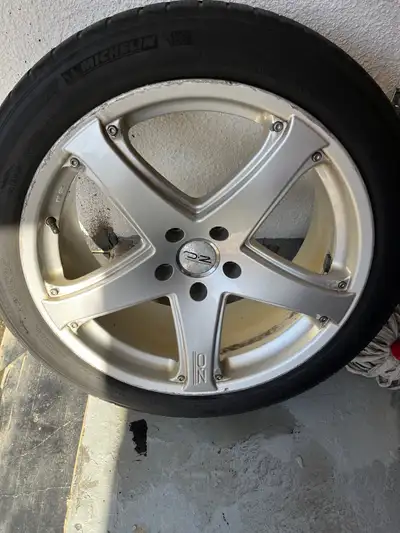 275/40R20 tires on it Bolt pattern 5x120 Made in Italy very solid rims retail price with tires will...