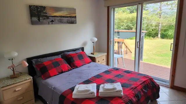 Chalet a louer bord de l'eau in Quebec in Canada - Image 3