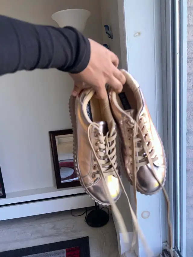 Women shoes  in Women's - Shoes in City of Montréal - Image 5