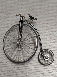 (6) Miniature Collectable Bicycles