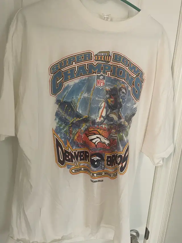 Denver Broncos Starter XL Super Bowl champs white shirt in Men's in Mississauga / Peel Region - Image 2