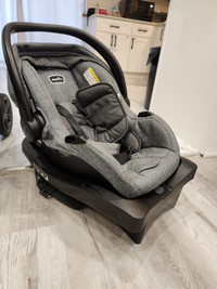 Baby stroller and car seat with 2 exchangeable car seats