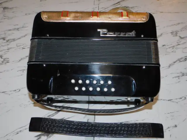 Vintage Parrot Accordion MUS1302 NO801 in Other in Markham / York Region - Image 11
