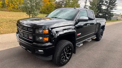 Selling my 2015 Silverado 1500 LTZ Z71 4x4. 172,896 km. 6.2L V8, 8-speed automatic, Double Cab with...