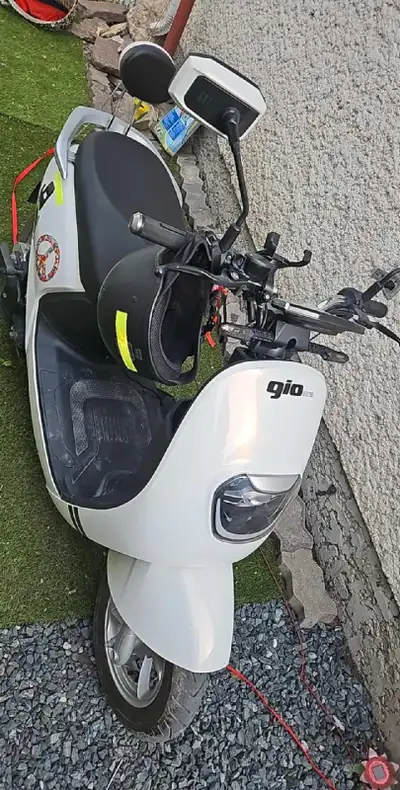Runs and drives great Right plastic peddle cracked Other then that no issues Max weight 300lb Has st...