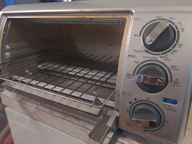 Black and Decker Toaster Oven in Toasters & Toaster Ovens in Winnipeg - Image 3