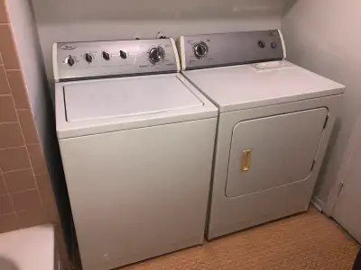 Laveuse-sécheuse Whirlpool en très bon état. Laveuse Ultimate Care II (Commercial quality - Super Ca...