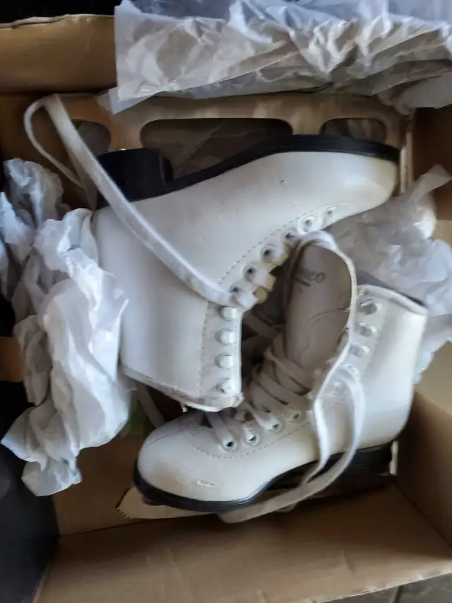 kids skates in Skates & Blades in St. Catharines - Image 3