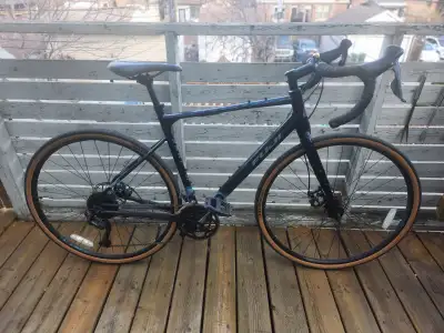 Fuji Jari 2.3 Gravel Bike, View more