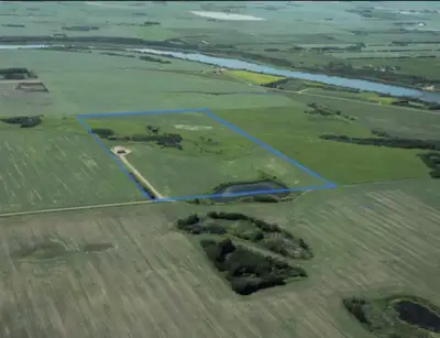 80 acres of gently rolling to near flat land, 2 km from Hague ferry on the east side. On this beauti...