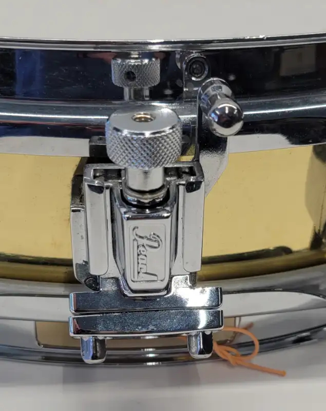 Pearl 13x3 Brass Effect Piccolo Snare Drum in Drums & Percussion in Windsor Region - Image 4