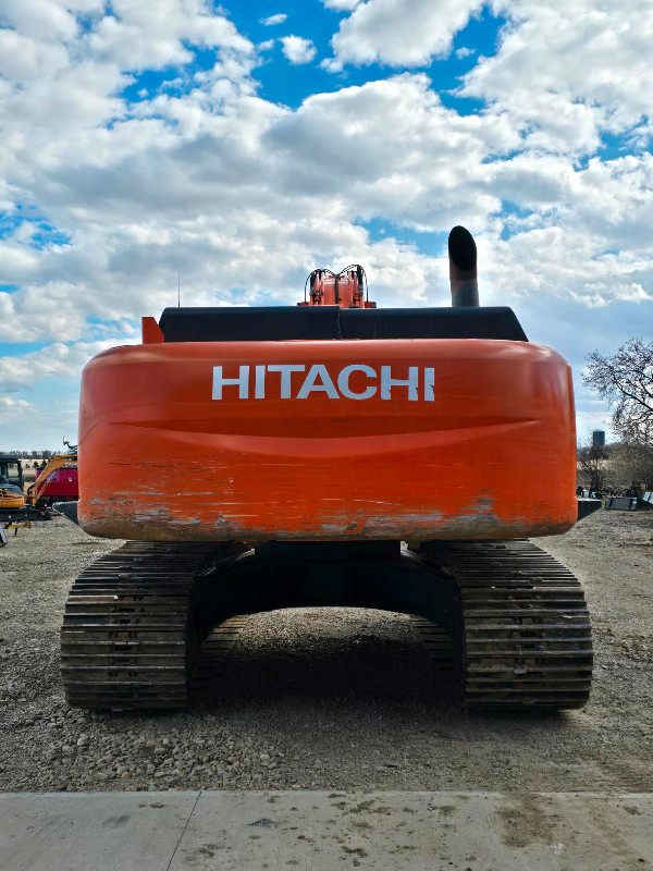 2015 HITACHI EXCAVATOR 350 in Heavy Equipment in Edmonton - Image 3