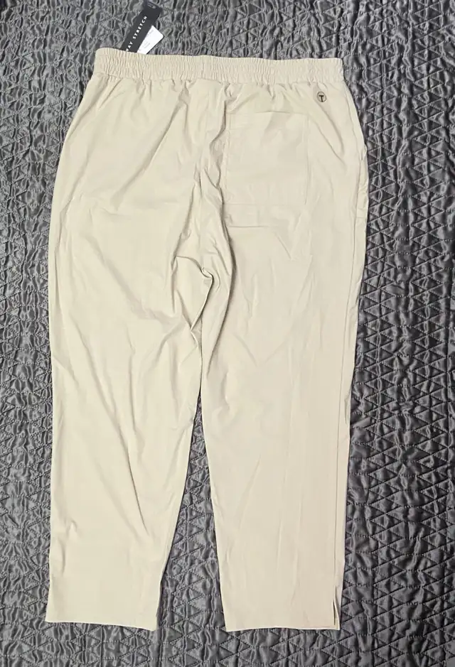 TRIBAL SPORT CAPRIS in Women's - Bottoms in Barrie - Image 3