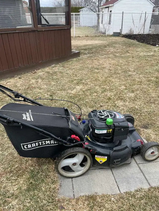 Tondeuse Craftman in Lawnmowers & Leaf Blowers in Longueuil / South Shore - Image 3