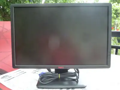 Dell Moniteur Écran Plat avec support, 22 pouces, View more