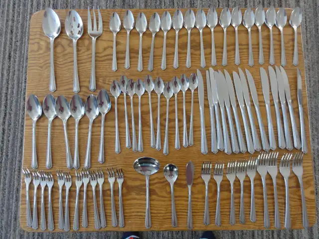 FD Rogers 73 Pieces Stainless Korea Beaded Pattern