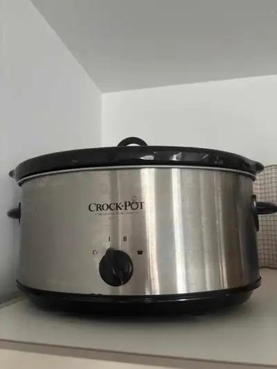 Cuiseur électrique, mijoter des petits plats sans surveillance.