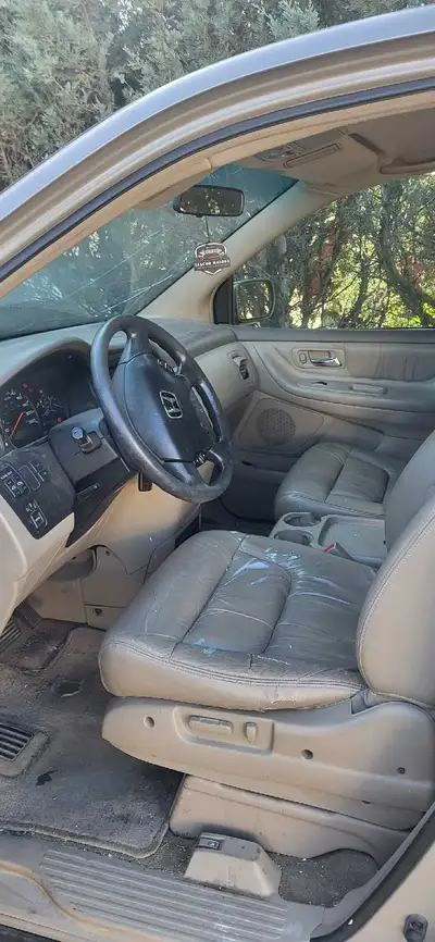 PLEASE READ. THE REASON OF SELLING VEHICLE IS ONLY CHANGING BUSINESS. This is 2003 Honda Odyssey min...