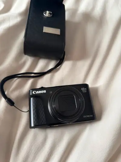 Canon PowerShot SX740 HS With case, View more