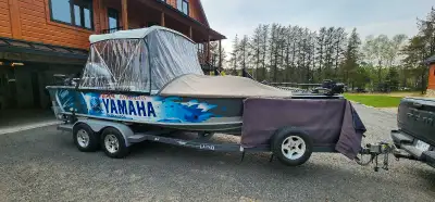 Bateau de pêche 21' Pro V 2025 2005, moteur Yamaha 225 hp 4 temps, kicker 8 hp 4 temps démarreur éle...