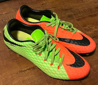 Nike Hypervenom Soccer Shoes - youth 7