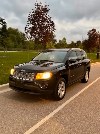Jeep compass for sale in great condition, the car runs and drives great with out any issue we used f...