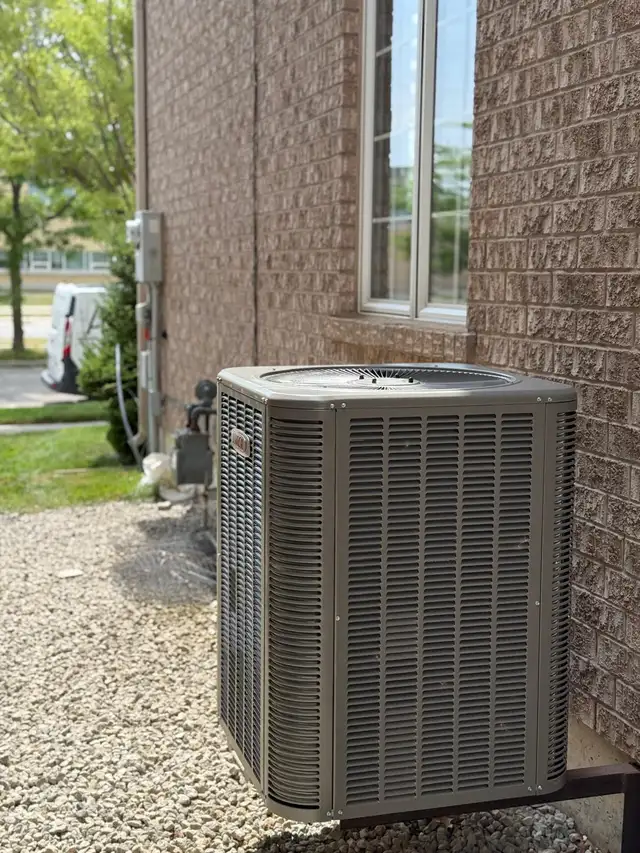 Air conditioner air conditioner air conditioner air conditioner  in Refrigerators in Oakville / Halton Region - Image 5