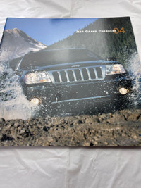 VINTAGE 2004 JEEP GRAND CHEROKEE SALES BROCHURE #M1541