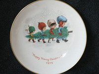 Moppets 1975, "Happy Merry Christmas Tree" Collector Plate