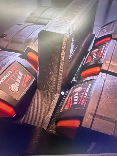 Organize your Milwaukee M18 batteries with this handy 3D-printed caddy! This used caddy is in good c...