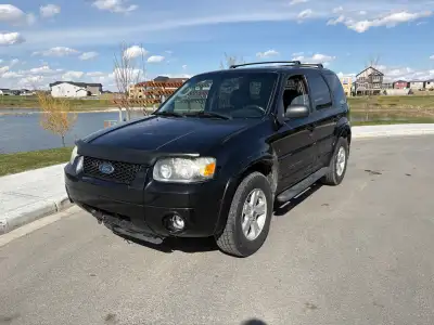 2007 FORD ESCAPE LIMITED it’s got leather seats, sunroof, parking sensors and more. Lots of new part...