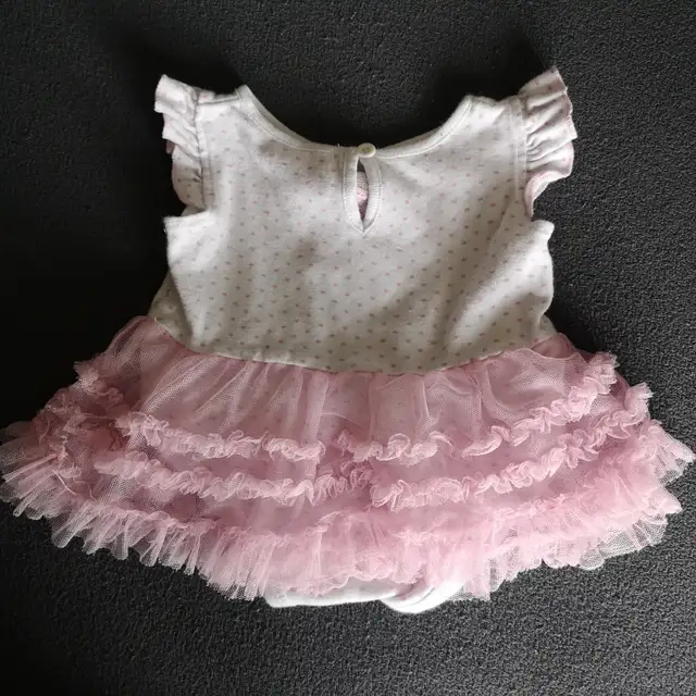 Infant Onesie with Tutu - Size 12-18months in Clothing - 12-18 Months in Saskatoon - Image 3