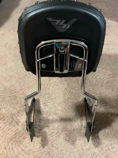 Like New Harley Davidson, Tall detachable backrest with back pad and docking hardware Will fit model...
