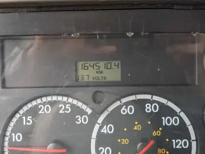 2004 single axle ex plow truck ,cummins engine 8 speed with 4 low gears. scale 9 ton easy with large...