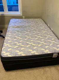 Sleep Country Full Size Mattress and Spring Box 