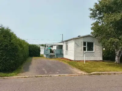 Maison a louer Près de l'autouroute chemin des îles Bien situer Cartier très tranquille Plancher Neu...