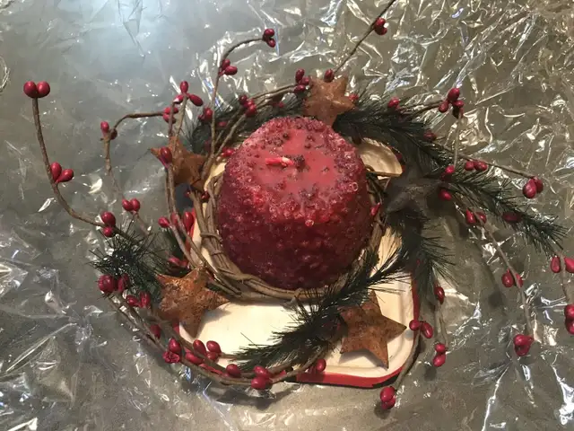 CHRISTMAS CANDLE GIFT in Home Décor & Accents in Calgary - Image 4
