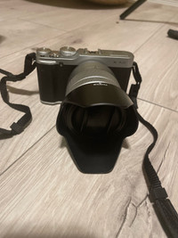 Fujifilm X-A2 mirrorless camera with 16-50 lens