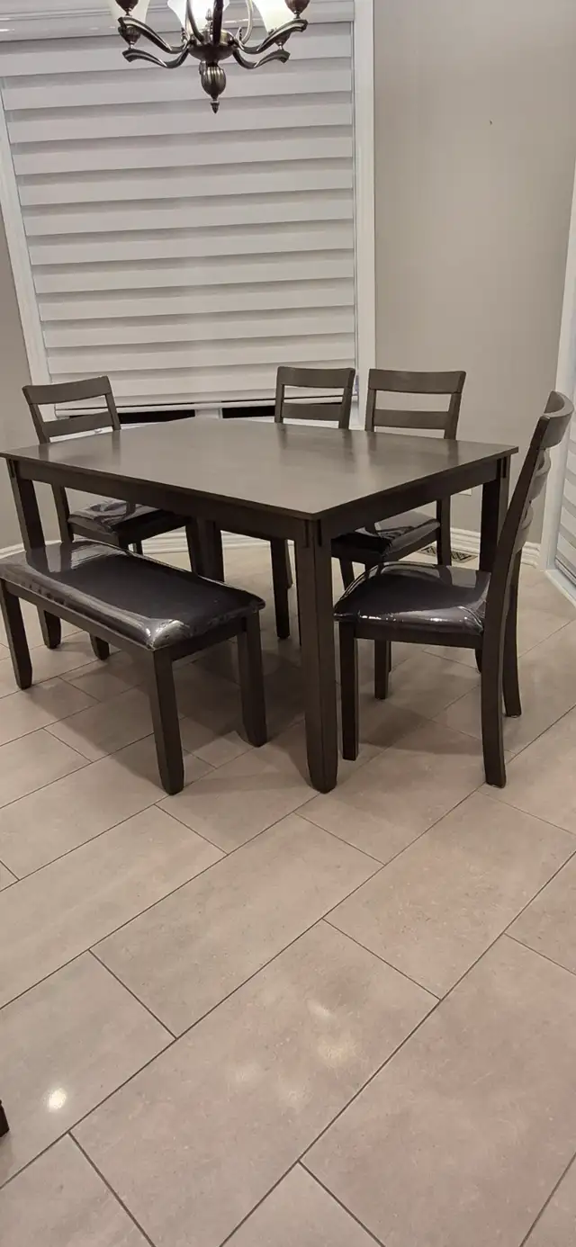 Dining Table Set in Dining Tables & Sets in Ottawa - Image 6