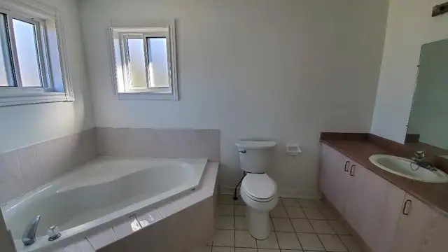 3 Bedroom Semi-Detached house for rent in Mississauga in Long Term Rentals in Mississauga / Peel Region - Image 3