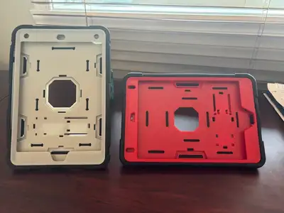 Deux étuis protecteurs pour iPad mini 4, View more