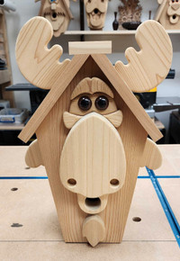 Cedar Moose Birdhouse 