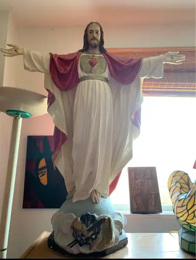 Grande statue du Sacré-Coeur d’église, View more