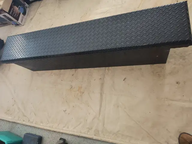 Lund Tool Box in Other Parts & Accessories in Saskatoon - Image 4
