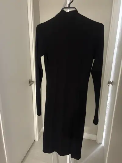 Robe neuve noire manches longues, View more