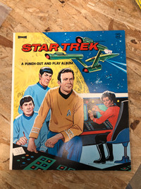 Star Trek Punch-Out And Play Album 1975 Saalfield 