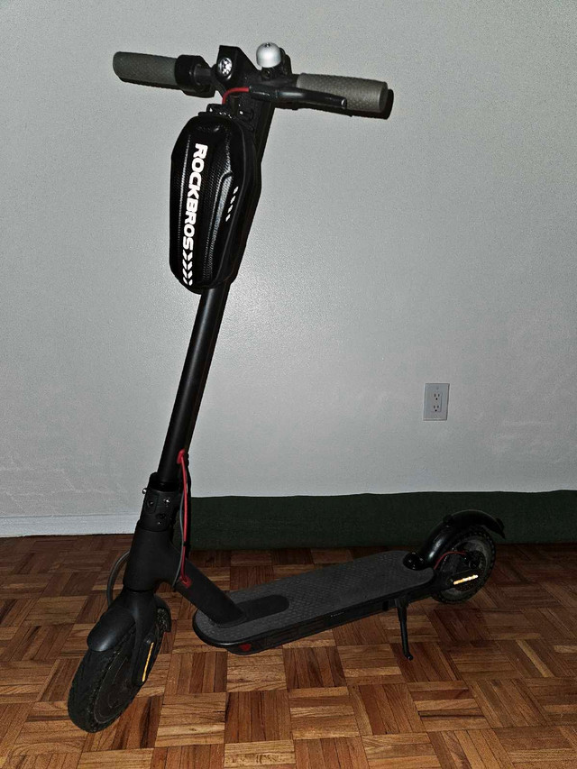 Xiaomi Mi M365 Electric Scooter in General Electronics in Mississauga / Peel Region
